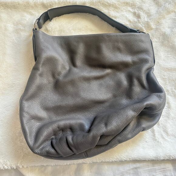 Marc by Marc Jacobs Q Hillier Pebbled Hobo Shoulder bag in gray - Picture 5 of 13